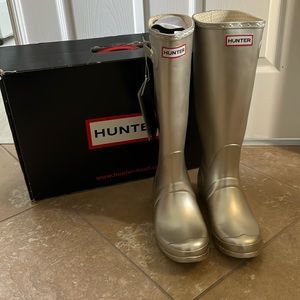 Hunter Boots, new in box!  Rare color.  Size US 9M. GOLD